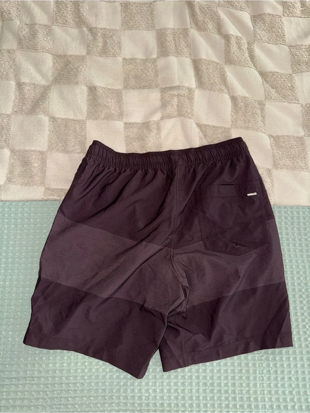 Vuori Kore Shorts Sangria Texture Block Mens Small Athletic Gym Lined 7.5 Inseam